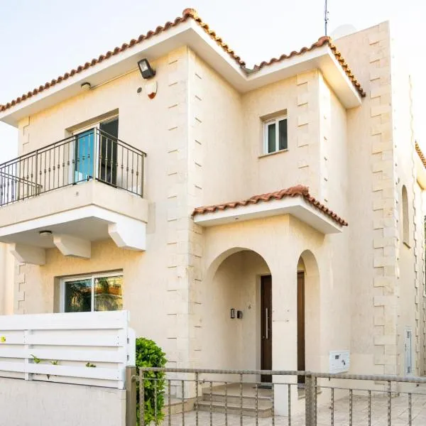 Villa Alba, Luxury 4 BDRM Villa with Heated Pool, hotel in Protaras