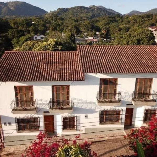 La Casa de Don Santiago Townhouse, hotel v destinaci Copan Ruinas