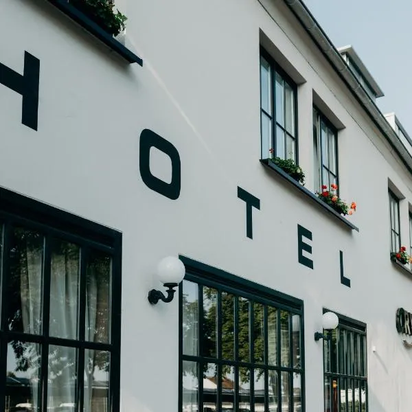 Hotel Crystal, hotel u gradu Felkingen