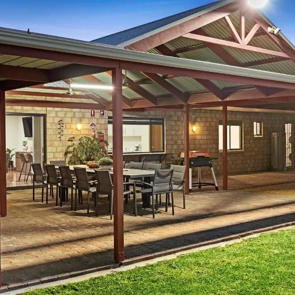 The Shamrock Luxury Retreat, hotel in Paringa