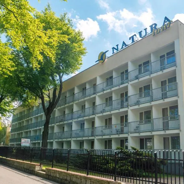 Radość Natura Tour, hotel v destinaci Charnowo