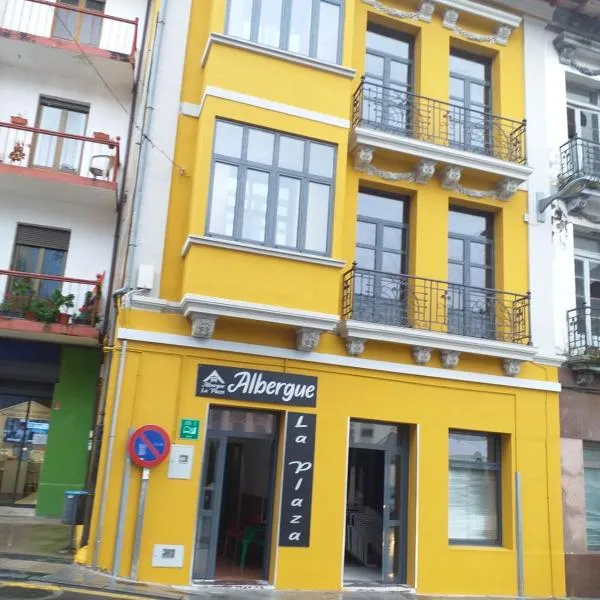 Albergue La Plaza, hotel em Tineo