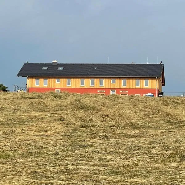 Pension Biohof Klügel, hotel v destinaci Freital