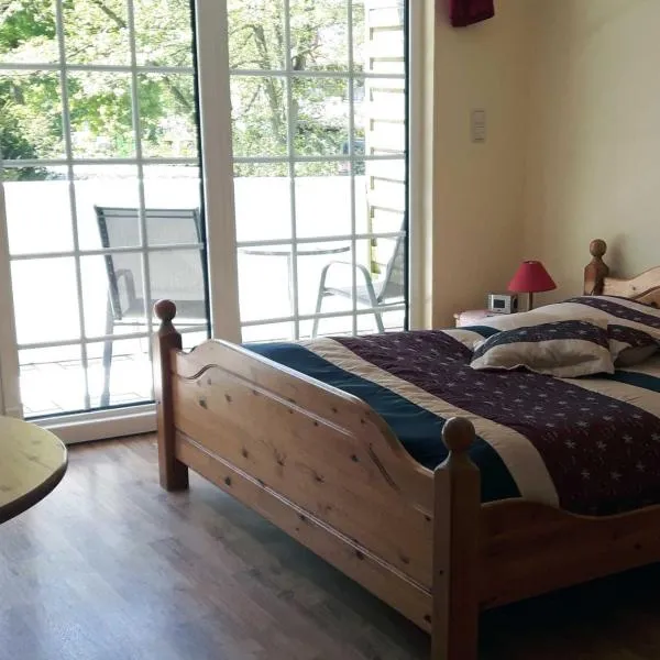 Pension & Ferienhof Glüß, hotel v destinaci Lünzen