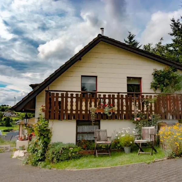 Ferienhaus ROSENHOF Vulkaneifel, Hotel in Ormont