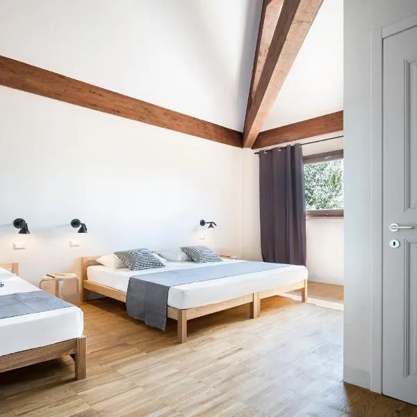 SCUDERIA LA COLOMBERA, hotel u gradu Binasko
