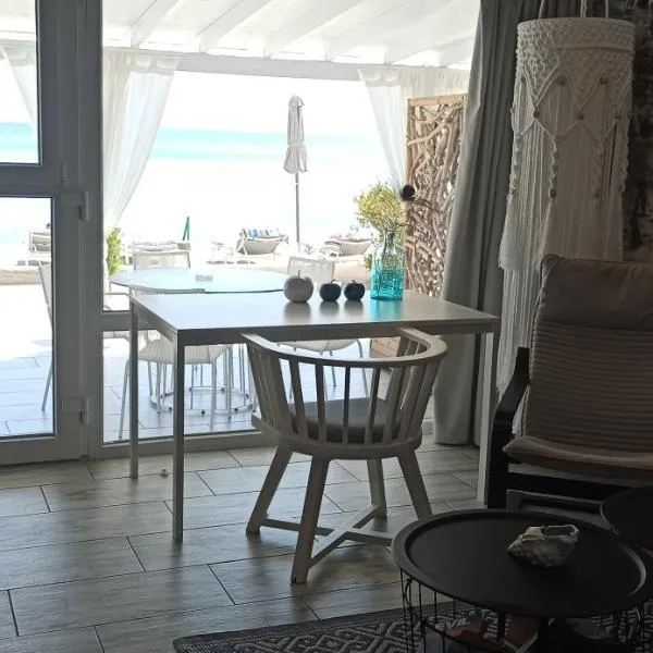 Pillbox Seafront Studios and Apartments, hotel v destinaci Kardamaina