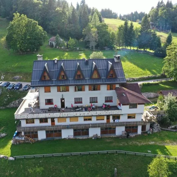 Al Tajol, hotel in Lamon