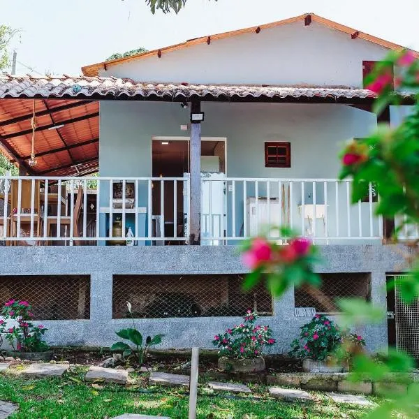Casa completa com quintal a 500m da praia | MAAL02, hotel in Macaé