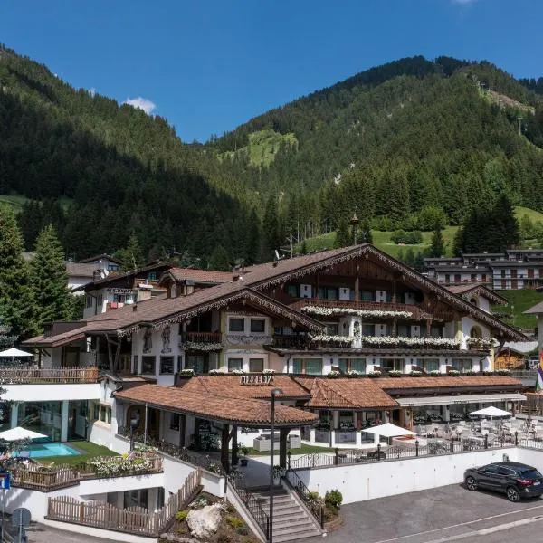 Sport Hotel Majarè, hotelli kohteessa Pozza di Fassa