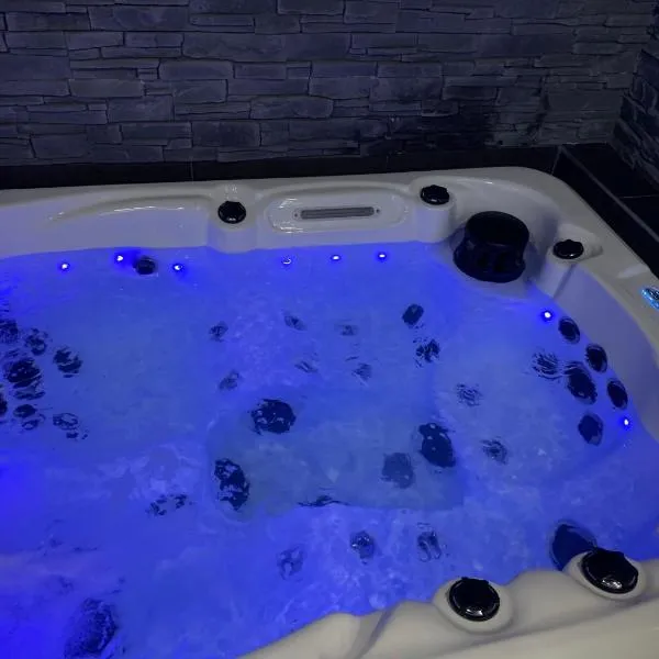 Diane Luxury 2 – hotel w mieście Roubaix
