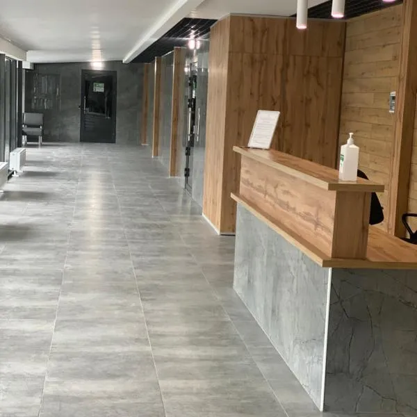 Люкс апартаменти в ЖК Театральному.Центр міста, hotel in Rivne