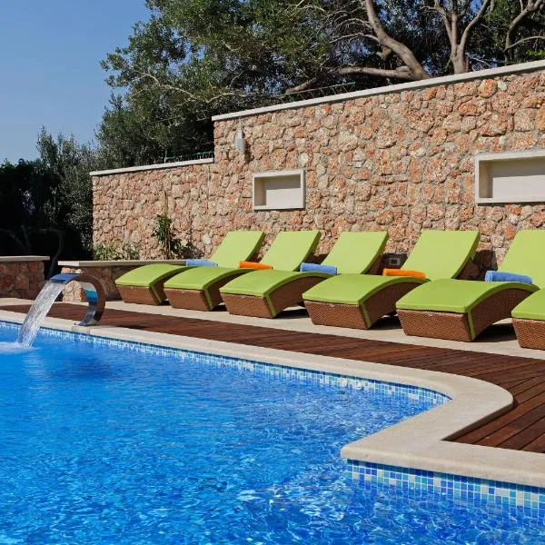 Boutique Hotel Bol: Bol şehrinde bir otel