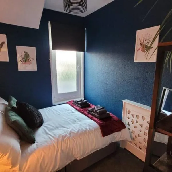 Near beach, Modern and Spacious 4 Bedroom House, Hot Tub, Wifi, Netflix, Parking, ξενοδοχείο σε Paignton