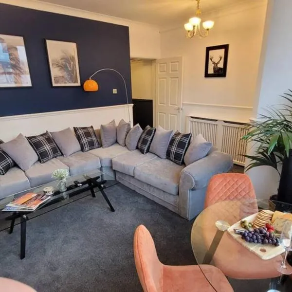 Near beach, Modern and Spacious 4 Bedroom House, Hot Tub, Wifi, Netflix, Parking, khách sạn ở Paignton