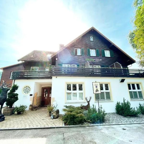 Albhotel Malakoff - House of Nature, hotel in Laichingen