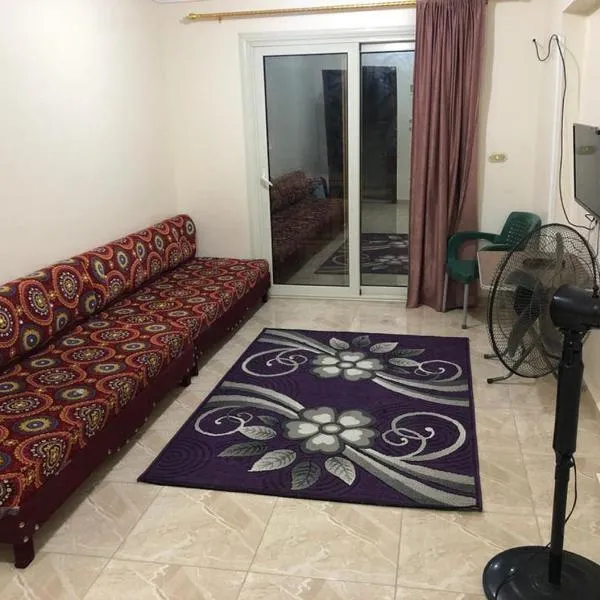 AC, Wi-Fi Shahrazad Beach Apartment-2, hotel v destinaci Alexandria