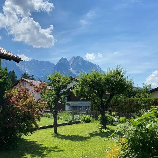 Haus mit wunderschönem Ausblick und Garten, hotel v destinaci Garmisch-Partenkirchen