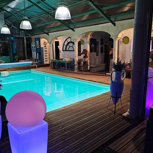 Domaine Le Lanis Chambre d'hôtes piscine spa, hotel em Saint-Girons