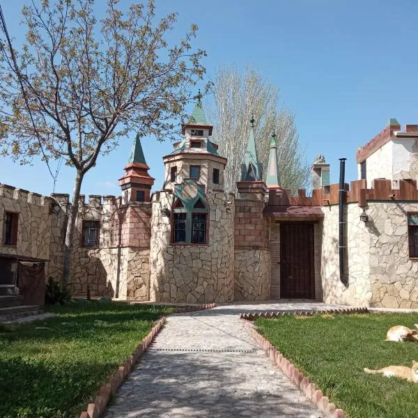 Castillo Esmeralda, hotell i Las Gabias