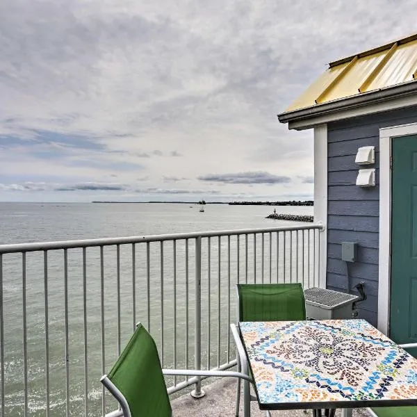 Resort-Style Condo with Lake-View Balcony!, hotel in Put-in-Bay