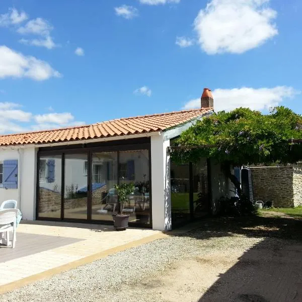 La Tarrière, hotel in Saint-Avaugourd-des-Landes