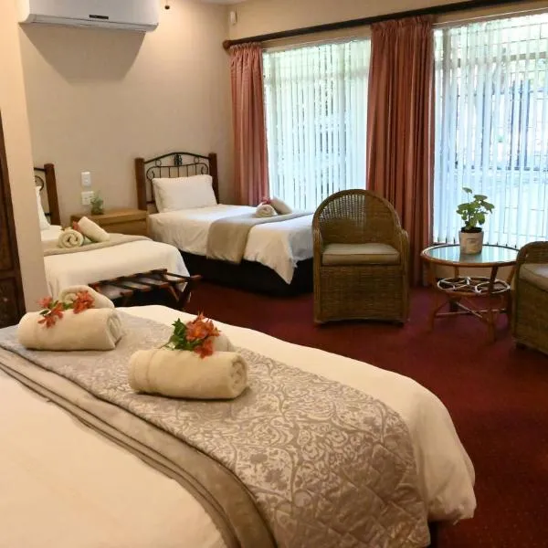 LUXURY FAMILY EN-SUITE ROOM @ 4 STAR GUEST HOUSE, hotel a Middelburg