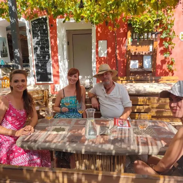 Rodinné vinařství Mikulenkovi: Žernoseky şehrinde bir otel