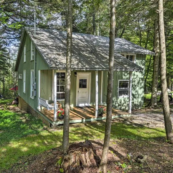 Adirondacks Cabin with Fire Pit on Otter Lake!, hotel a Forestport