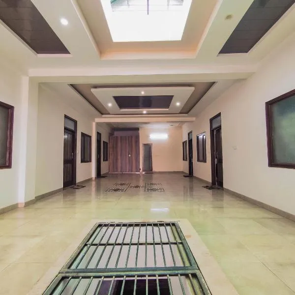 Rebirth Hotel photo 2