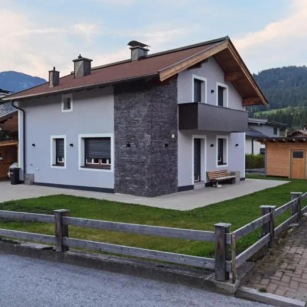 Ferienhaus Esila, hotel v destinaci Fieberbrunn