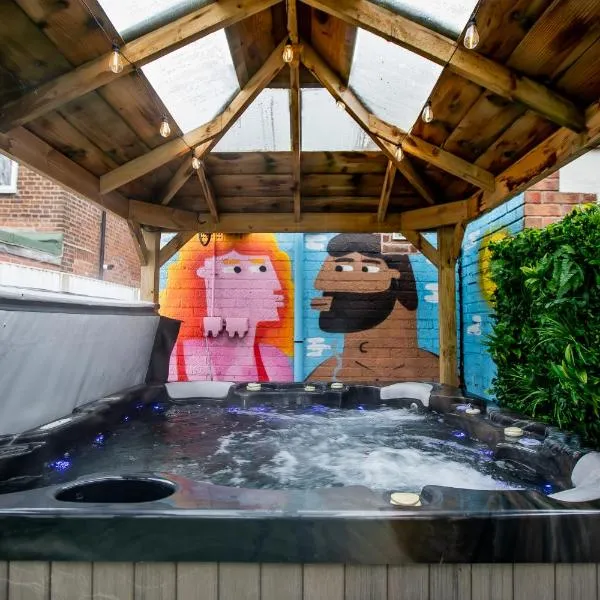 Stunning City Centre House With Hot Tub & Cinema Room, hotel em Norwich