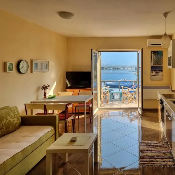 Luxury Apartment Maja, hotel in Tivat