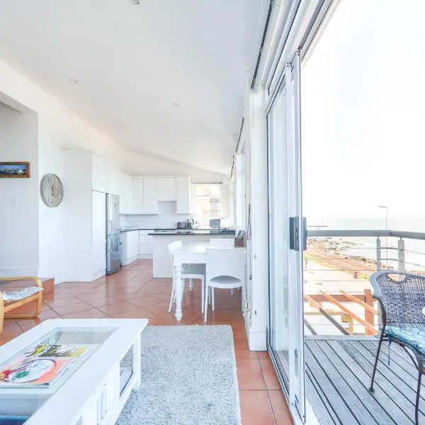 Oceanfront Penthouse, hotell sihtkohas Muizenberg