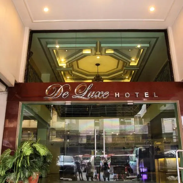 De Luxe Hotel โรงแรมในSan Simon