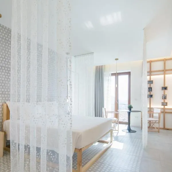 Terra del Sasso Suites - Design Architetto Salvatore Spataro、サッソ・ディ・カスタルダのホテル