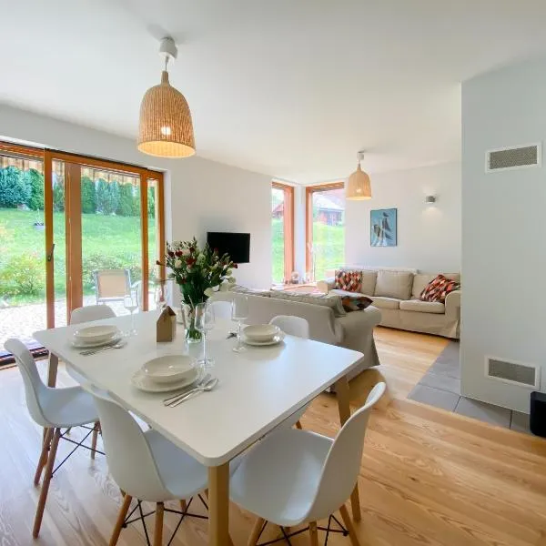 Apartament Sielankowy z tarasem i grillem - Dream Apart、ウストロンのホテル