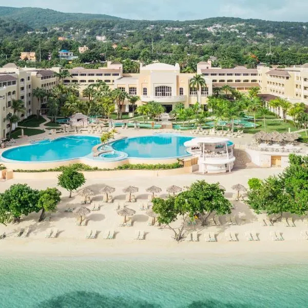 Iberostar Waves Rose Hall Beach - All Inclusive, hotel in Montego Bay