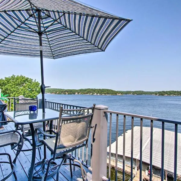 Waterfront Ozark Gem with Pool Access and Lake Views!: Barnett şehrinde bir otel