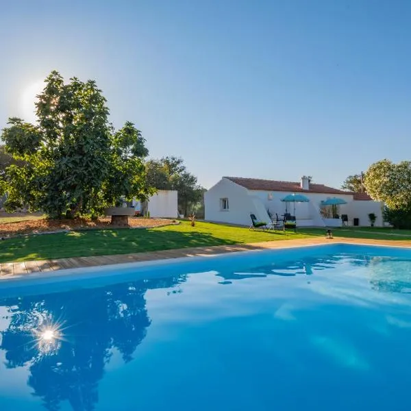 Casas Da Bica - Turismo Espaço Rural, hotel in Cercal