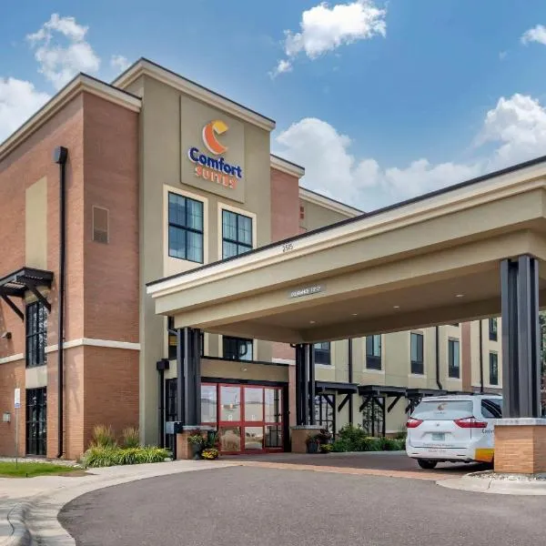 Comfort Suites Airport-University, hotell i Matthews