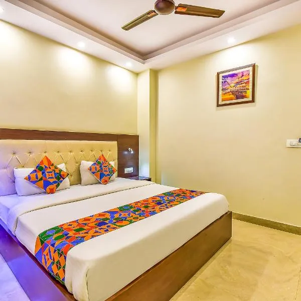 Hotel Surya Residency, hotell i Jhājra