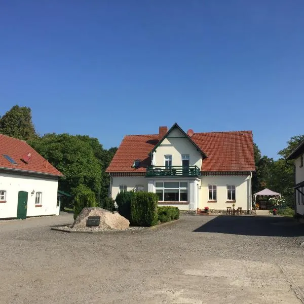 Parkblick Grüner Salon, hotel in Warnkenhagen