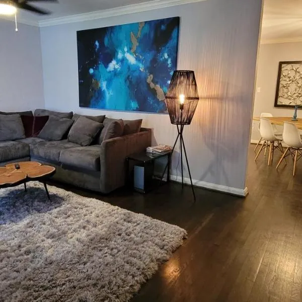 The Harby Street House - Close to U of H, Stadiums, Downtown, Med Center, hotel v destinaci Houston