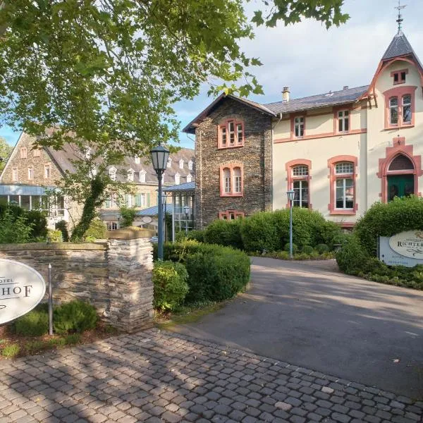 Weinromantikhotel Richtershof, hotel v destinaci Mülheim an der Mosel