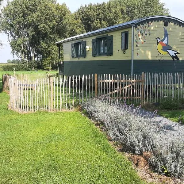 Roulotte les Mésanges, hotel v destinaci Rebecq-Rognon