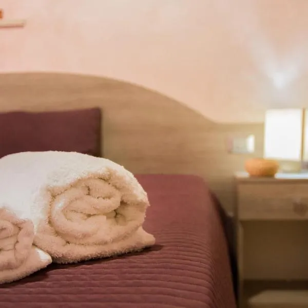 Rooms Gli Arcangeli - Affitti Brevi Italia, hotel v destinaci Monte SantʼAngelo