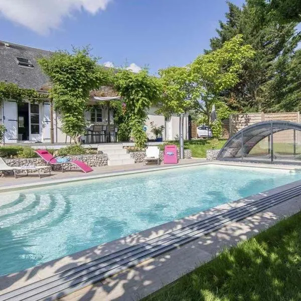 CHAMBRE D'HOTES AVEC VENTILATEUR AU PLAFOND piscine chauffée et couverte, SPA, sauna, hotel i Monteaux