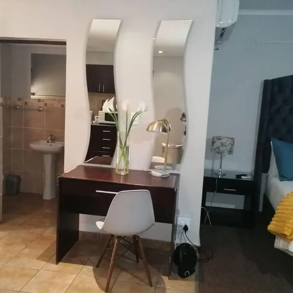 BEAUTIFUL APARTM B10 SITUATED IN BAINS GAME LODGE, hotel di Bloemfontein