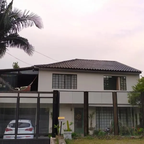 Casa Klos - Quartos amplos, hotel v destinaci Curitiba